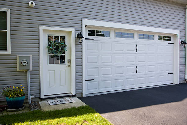 24/7 Emergency Garage Door Panel Replacement experts in Cedarville, AR
